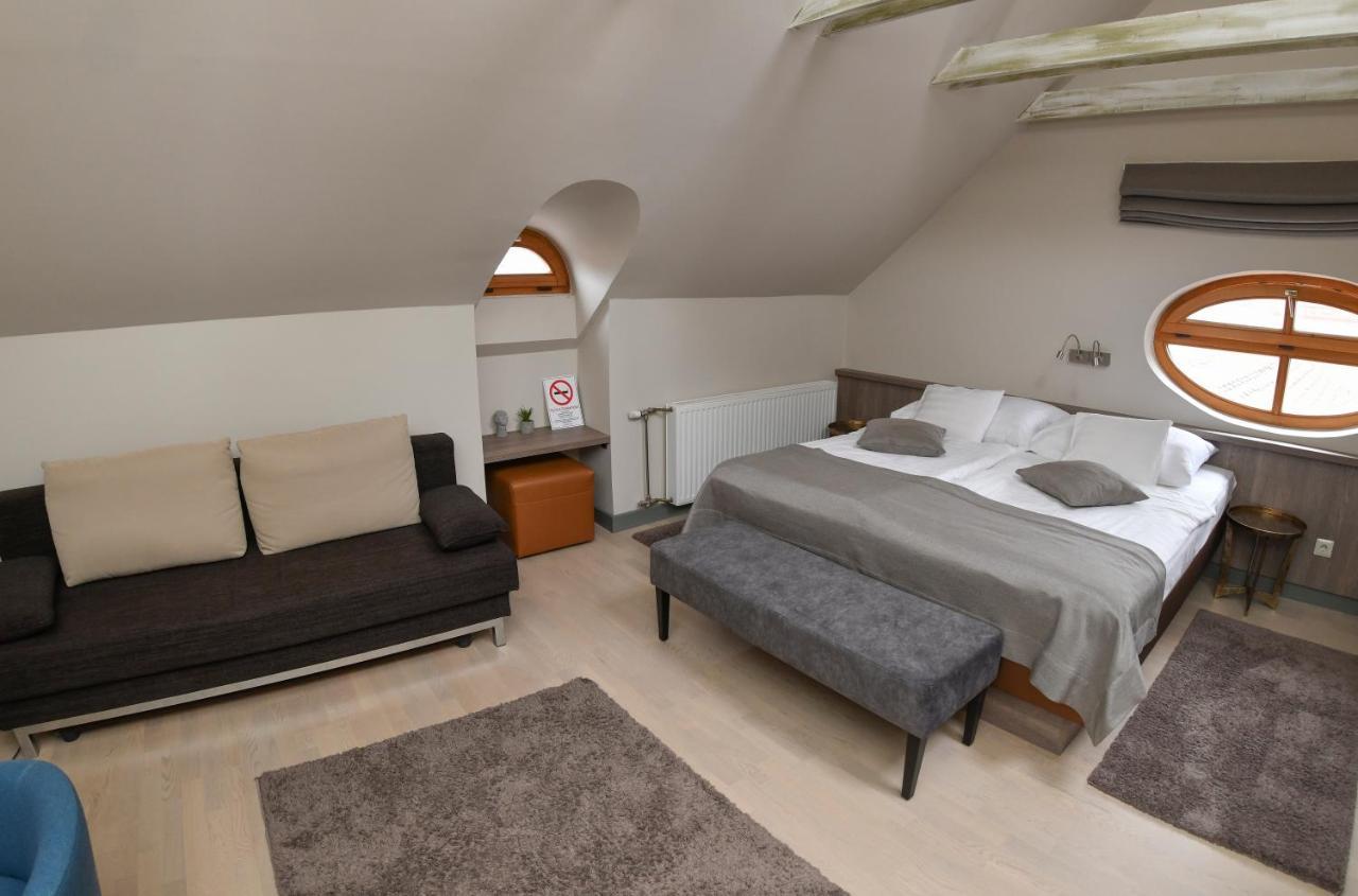 Portre Panzio Hotell Kőszeg Exteriör bild